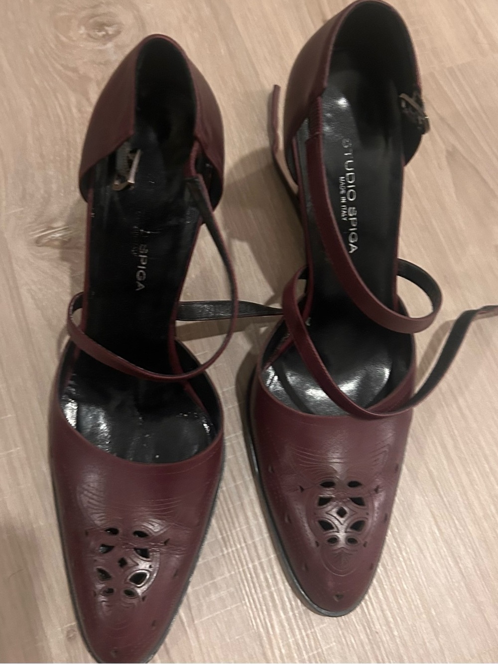 Women's Burgundy Studio Spiga Leather Heels